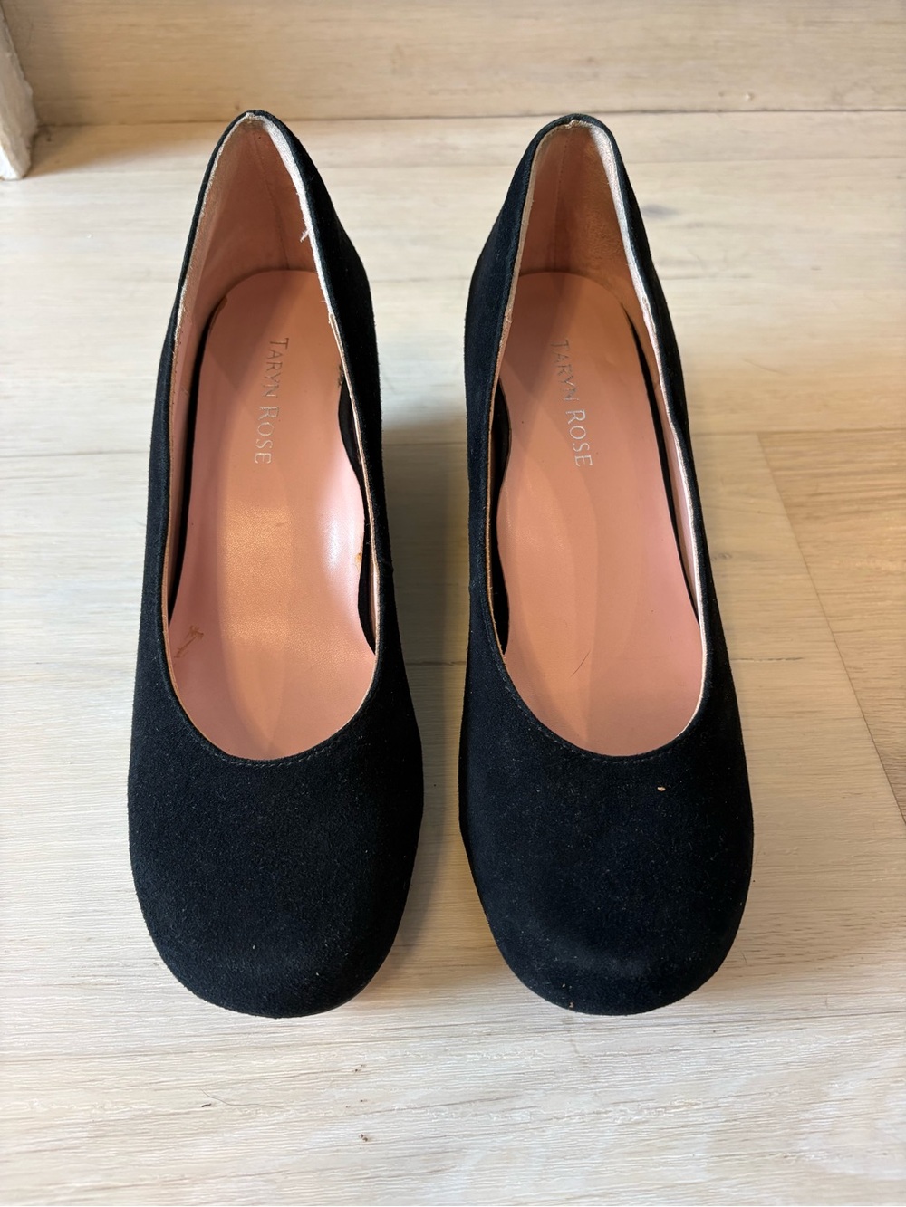 Taryn Rose Black Suede Round-Toe Pumps size 8
